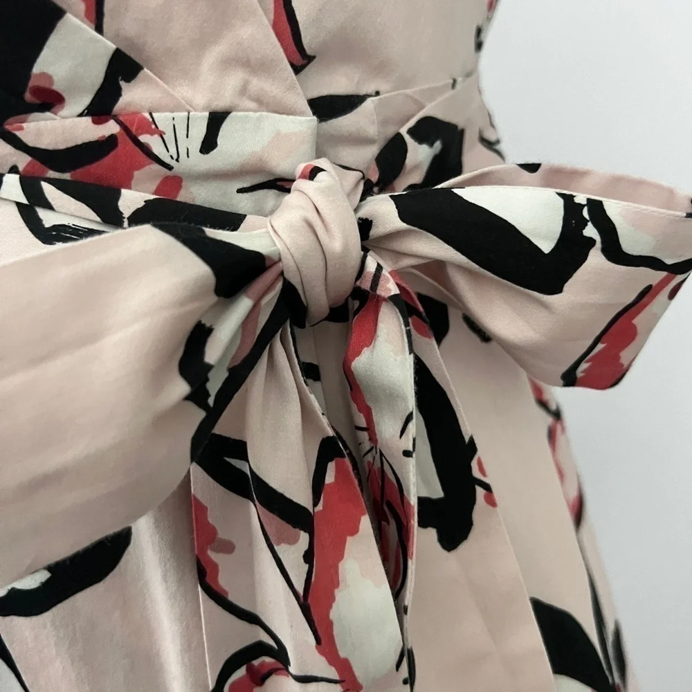 Kate Spade New York Tiger Lily print wrap dress featuring a blush pink base Sz 0
